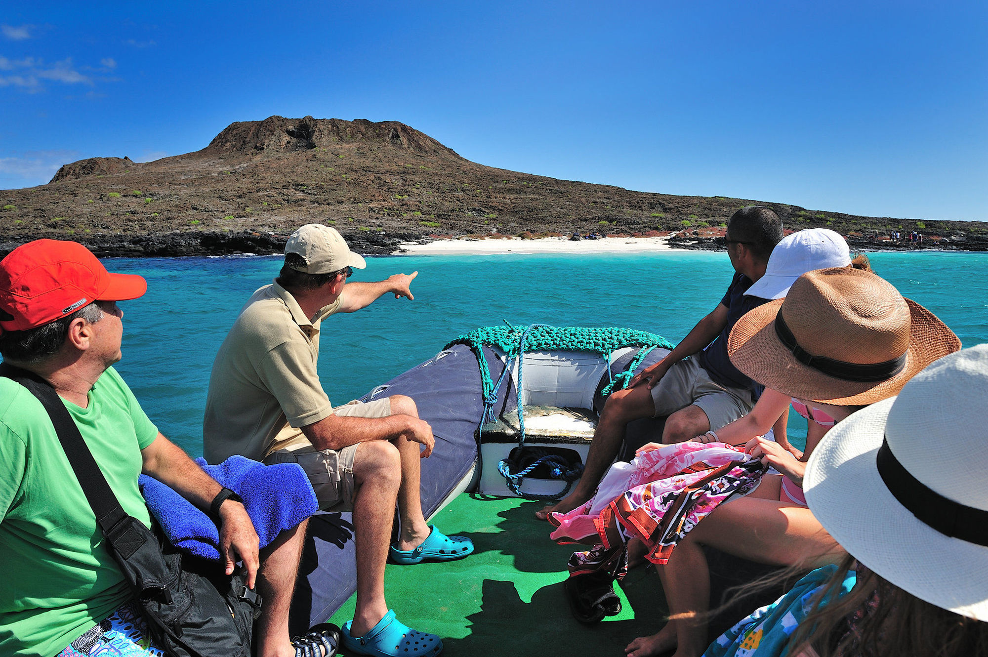 Pikaia Lodge Santa Cruz Island Экстерьер фото